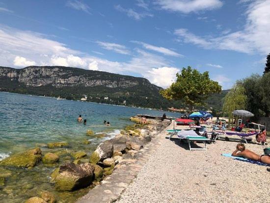 Appartamento Elena Garda  Bagian luar foto